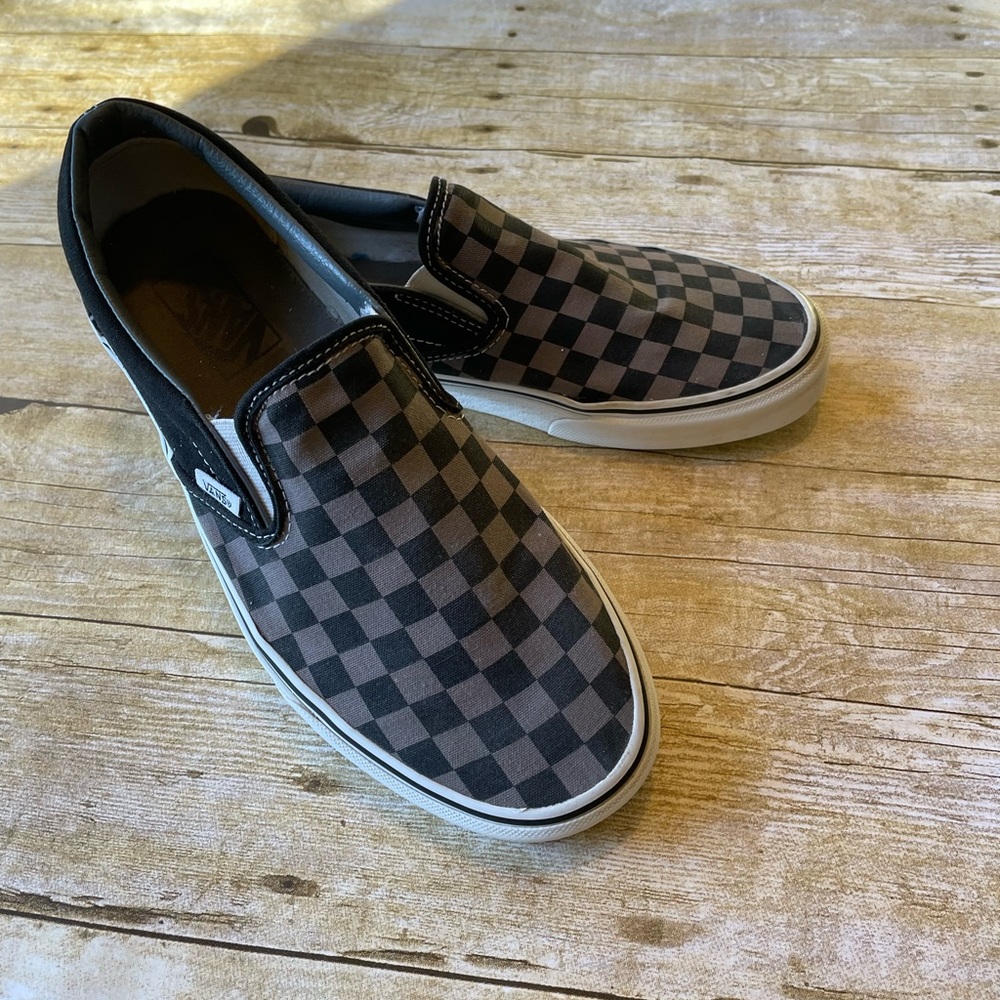 Preloved Vans checkerboard slip ons